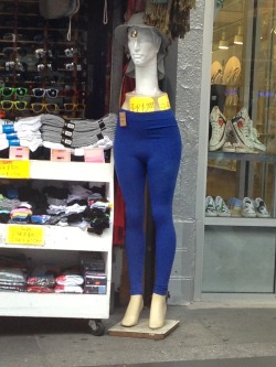 youdontevenliftt:  Yet another unrealistic expectation for women 