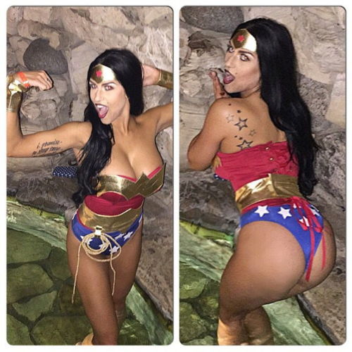 celebrity-nudes-leaked:  Epic Candids From This Week’s Playboy Mansion Halloween Party!