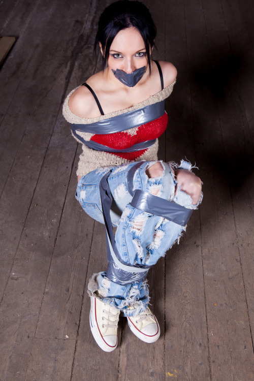 johnnywonders:  http://www.altgirlsbound.com 