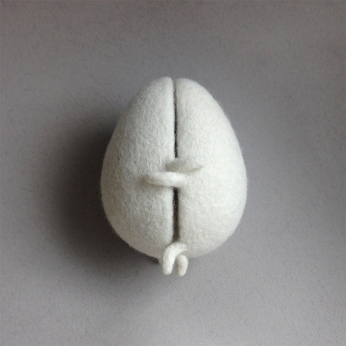 Porn Pics itscolossal:  Egg Love and Other Felted Food