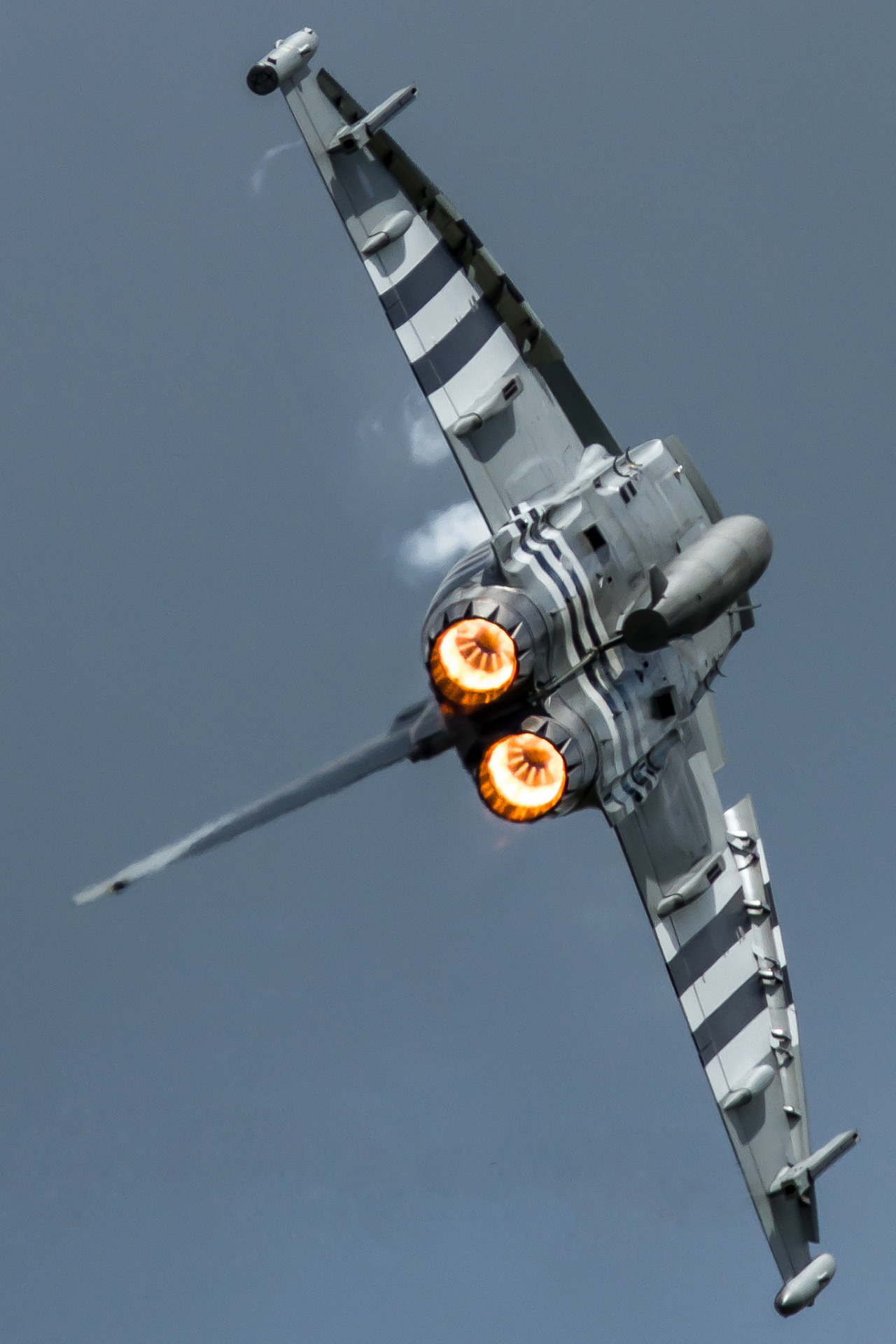 captvinvanity:    Turn &amp; Burn   | Photographer | CV