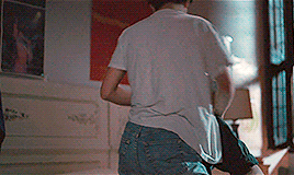 loveustarker:  babystarker:this fucking gif–Every time I see this gif I get all