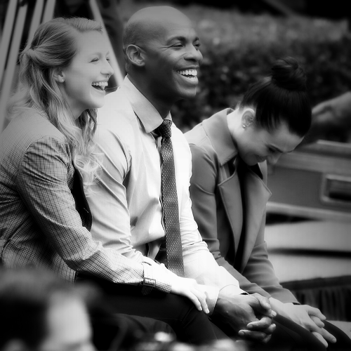 Melissa Benoist x Mehcad Brooks x Katie McGrath - Supergirl On Set/BtS