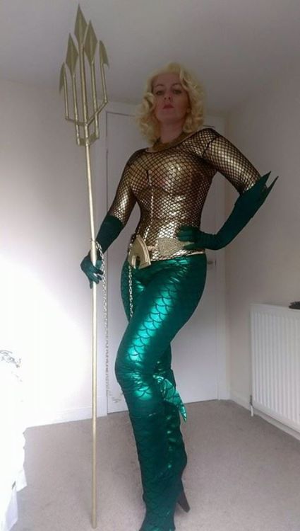 comicbookcosplay:  Anna Vic Cosplay as rule 63 Aquaman  facebook.com/annaviccosplay