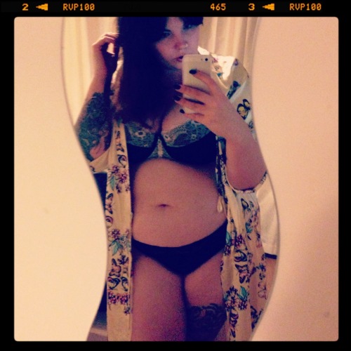 his-submissive-girl:  apictureof-dorian:  Found this old picture…   You look stunning babe. Absolutely gorgeous.
