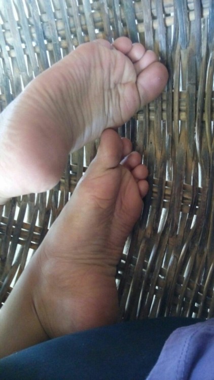asianfootqueen:My wrinkles on my soft asian soles ♡