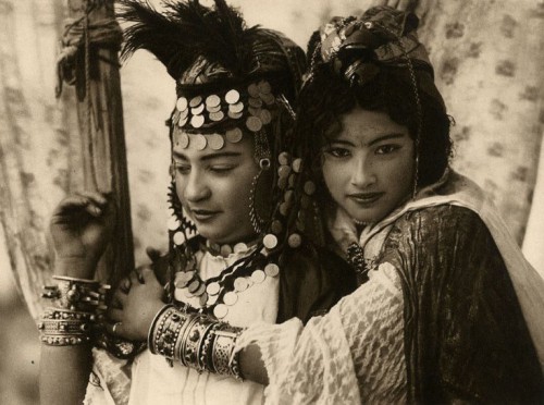 frenchvintagegallery:Girls from Ouled Nail, Biskra -   French Algeria , 1924  by 