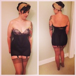 ragoshapewear:  Blogger @the_nylon_swish