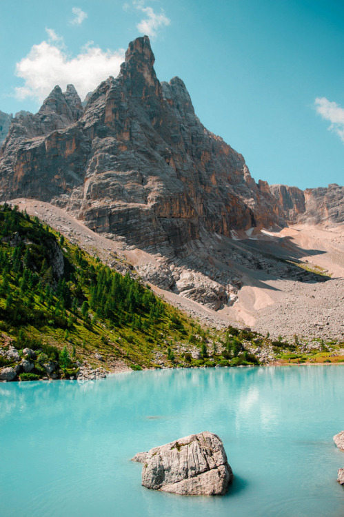 satakentia:Lago di SorapisDolomites, Veneto, Italyby Isabel Marconato