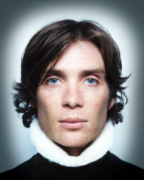 ohfuckyeahcillianmurphy: Behind the scenes with Cillian Murphy at his photoshoot with Platon for Por