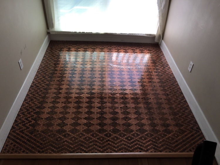 mymodernmet:DIY Renovation Uses 13,000 Pennies to Create Stunning Patterned Floor