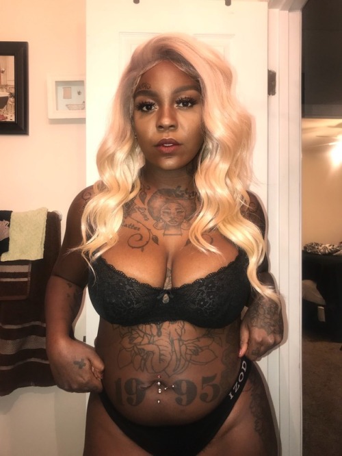 insecure-beautyy:  Have to get used to this 🦄❤️