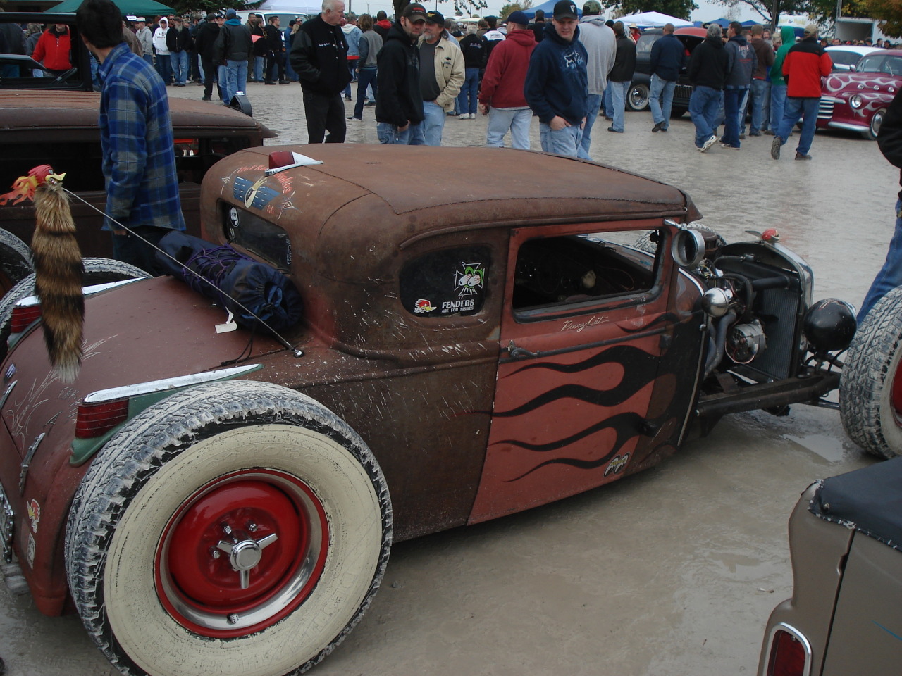 royboyprods:  freakyz26c:  Hunnert Car Pile Up 2009  I’d recognize that mud anywhere!