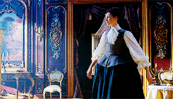 lostinlallybroch:Claire in each setting → 1744 | France
