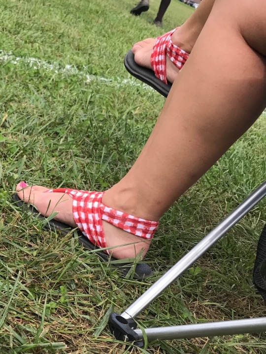 cumontoes:  One of the feet of a soccer mom at a game today. 
