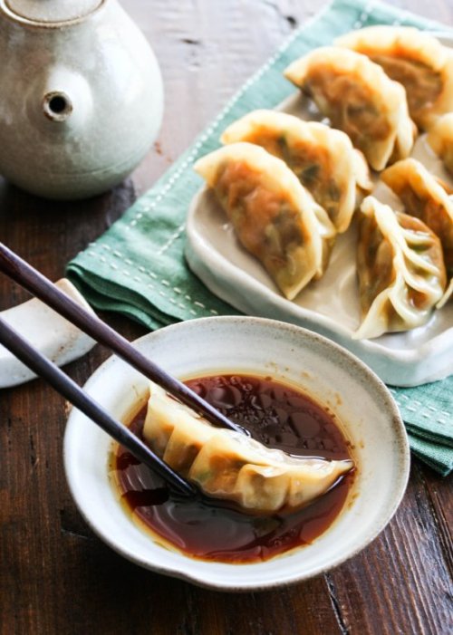 herbivorlicious: Sweet Potato and Baby Bella Pot Stickers