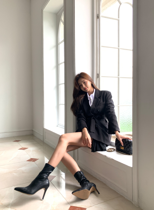 korean-dreams-girls:    Chae Eun - September 03, 2020 Set   