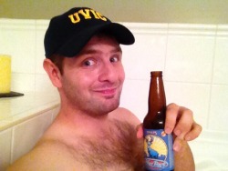 ironbearicade:  Even better than a shower beer.   Nice boy