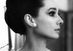 audreyalwaysandforever:  ♡ Audrey Hepburn