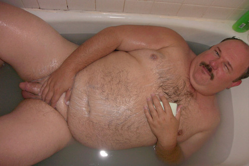 barebearx:  hasiphone:  chaser4bears:  mmmmm i’d love to wash this daddies back  Be my daddy  ~~~~PLEASE FOLLOW ME ** ~ ♂♂ OVER 21,500 FOLLOWERS~~~~~~ http://barebearx.tumblr.com/ **for HAIRY men & SEXY men** http://manpiss.tumblr.com/ **for
