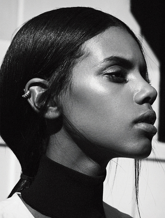 moldavia:
“ Grace Mahary in Bon F/W 2013 by Ward Ivan Rafik
”