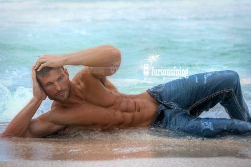 the-demo:  Joshua Gawrysiakfacebook:https://www.facebook.com/gawrysiakmodelinginstgram:http://instagram.com/joshuagawrysiak#