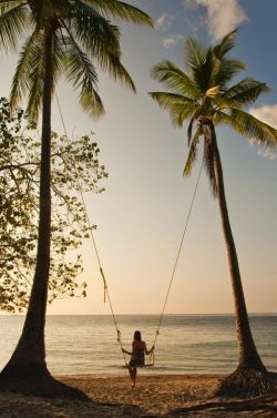 expression-venusia:Beach Girls Hammock Expression