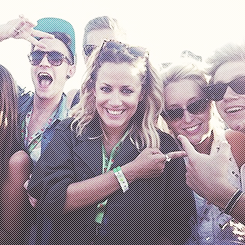 alohoran:  ❝@carolineflack1: It’s SO hot at V… Were literally on the edge of