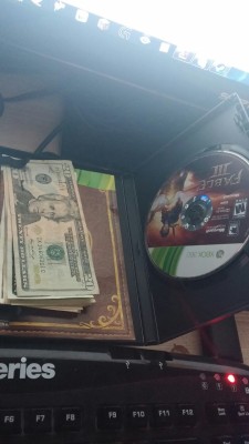hp-buttcraft:  Hiding ์ in my Fable 3 case so if I ever find myself wanting to play it, I can just buy a new game instead. 