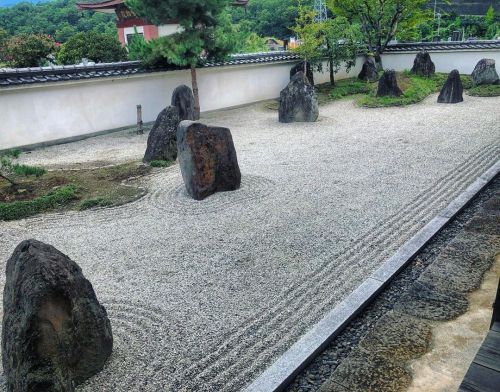 ＼おにわさん更新情報／ ‪[ 山梨県北斗市 ] 東漸寺庭園 Tozen-ji Temple Garden, Hokuto, Yamanashi の写真・記事を更新しました。 ーー日本庭園研究会会長 #