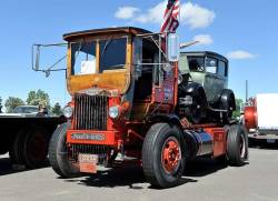 rollerman1:  Vintage Autocar Truck