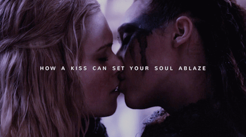aliciasclark: When soulmates kiss for the first time