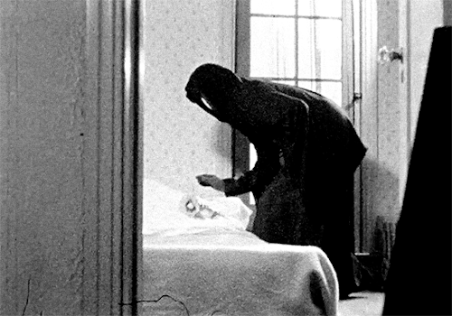 witchinghour:The Mirror-Faced Grim Reaper in Meshes of the Afternoon (1943), dir. Maya Deren, Alexan