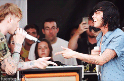 sleepingwithsirens-org:   sleepingwithsirens.org for all things sws!!!