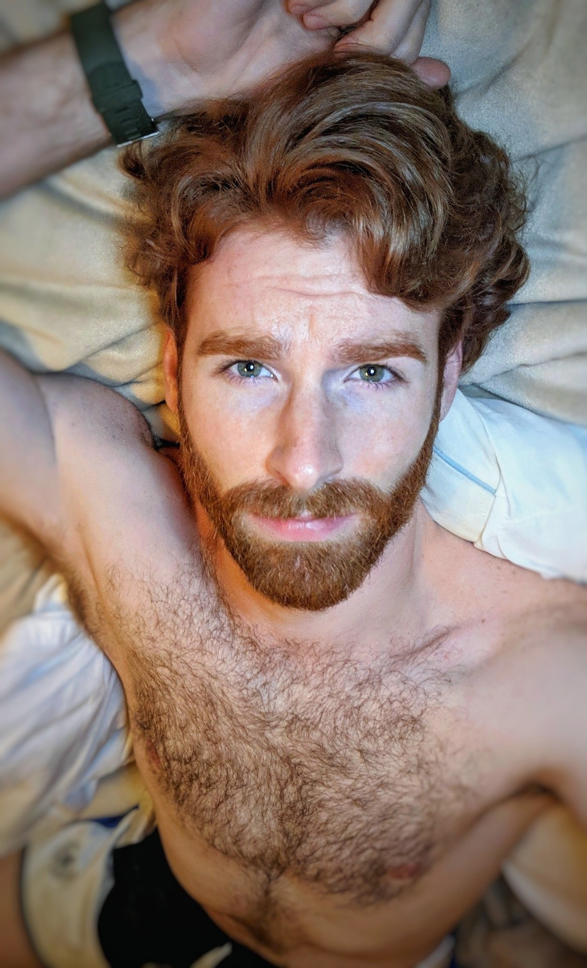 littlekingfox:  Giving my best smoulder
