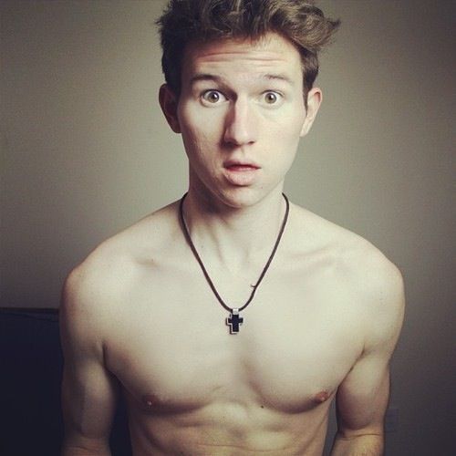hotfamousmen:  Ricky Dillon