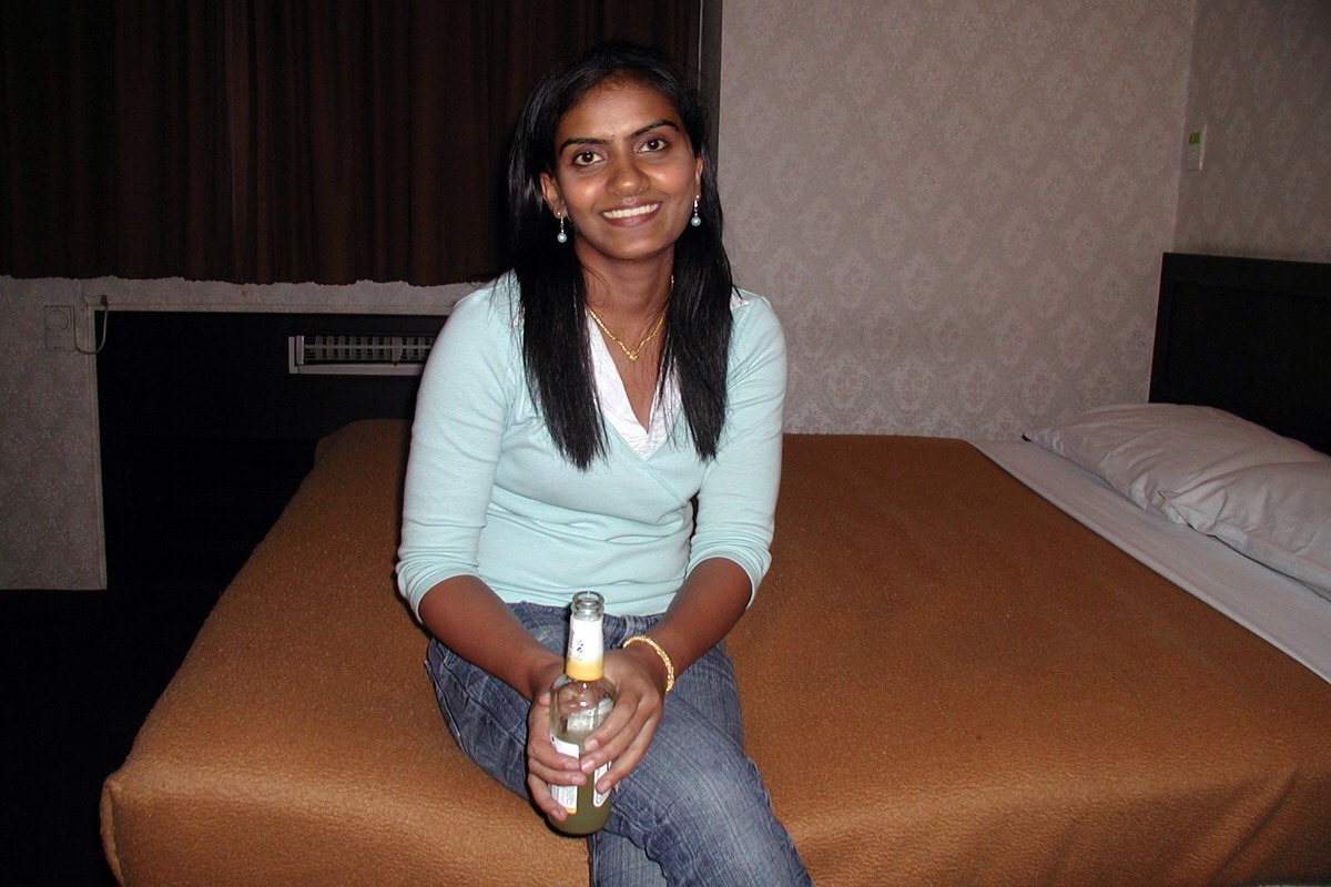 prythm:  DESI Bhabhi gone wild on her first ever overseas trip…