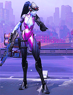 traumatizedofficial:  angelazieglerz:  widowmaker/tracer + finger wag emotes  #this