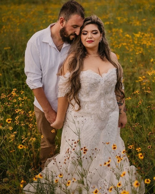 #wedding #weddingdress #bride #love #weddingphotography #sweetnovember #casamentodecampo #noiva htt