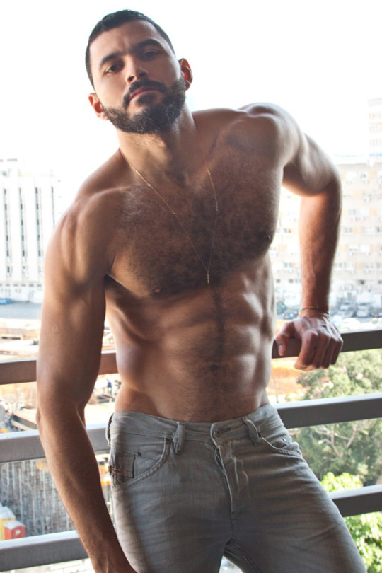 gaymadridboy:    I love men with a beard (Part 1472)