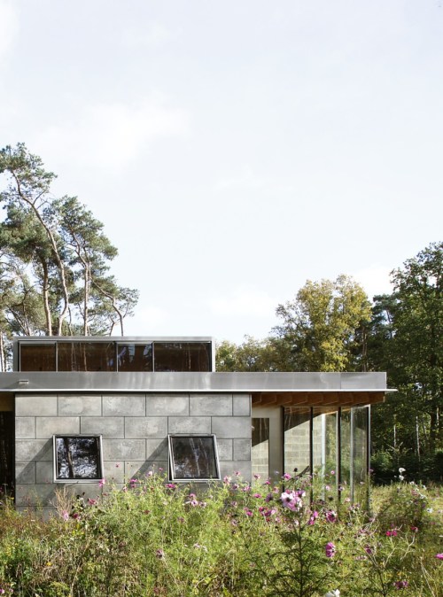 ONO - Family house, Waasmunster 2012. Photos © Filip Dujardin.