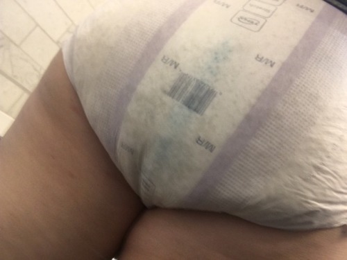 vin-nl: allgirlsneeddiapers: exercisetocum:When you’re wearing a diaper and you have to mess, 