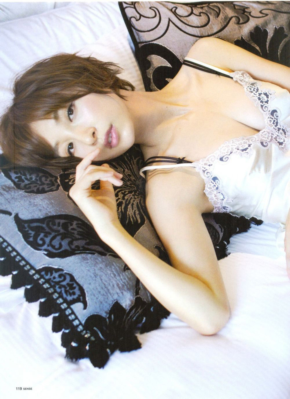 chong2-ho1:  Mariko Shinoda : 篠田麻里子