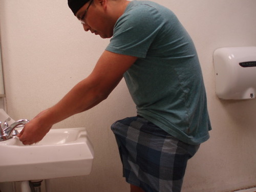 showyourboxer: Hot submission from nypissdrinker.tumblr.comDon’t forget to send your p