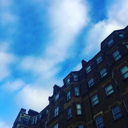 #instapic #instadaily #bermondsey #wanderlust #cityrambler #holdtightlondon #architecturephotography