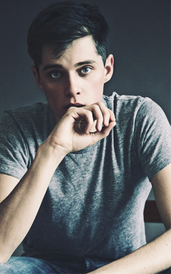 dontinjuretheginger:  James Potter 