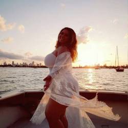 londonandrews:Rented a boat to shoot on in Miami for my next Patreon update!! The sunset was glorious …!! #miamiflorida #skyline #miamiskyline #sunsetontheboat