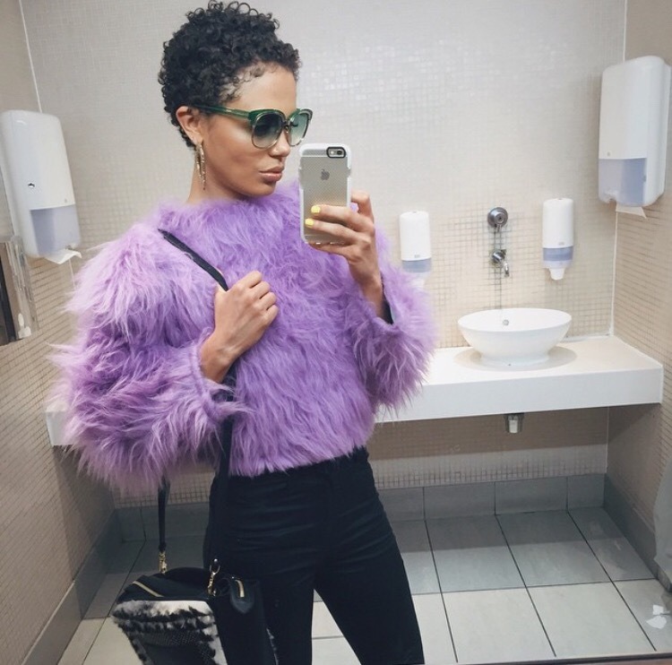 neonjungleworld:  the shameless mirror selfie 