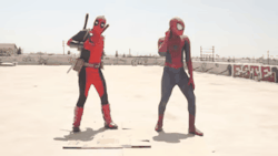 xsassyambrose:    Spider-Man vs Deadpoolx