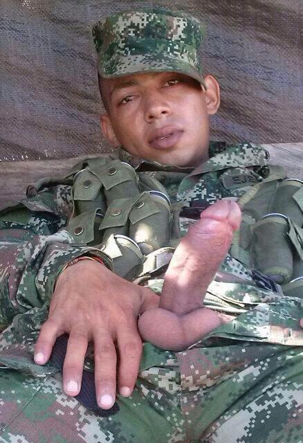 vergascolombianas:  Siempre he dicho que los militares colombianos son una delicia,